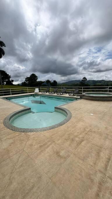 Finca Con Vistas Al Lago Calima Villa Buitenkant foto