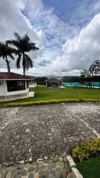 Finca Con Vistas Al Lago Calima Villa Buitenkant foto