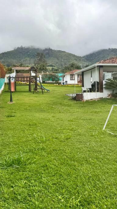 Finca Con Vistas Al Lago Calima Villa Buitenkant foto